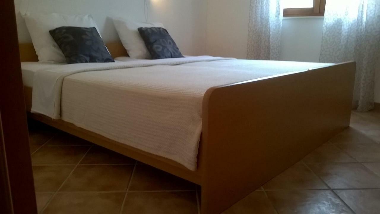 Apartment Edina Pag Pag Town Zewnętrze zdjęcie