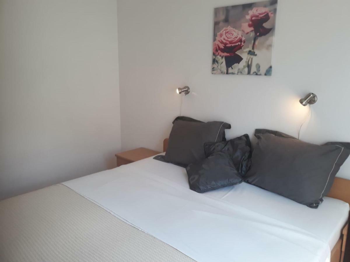 Apartment Edina Pag Pag Town Zewnętrze zdjęcie